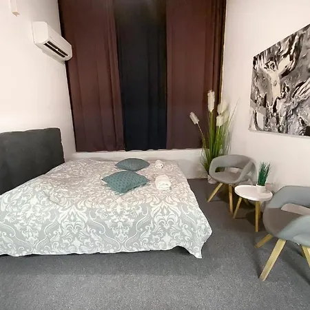 Simple Albergue *